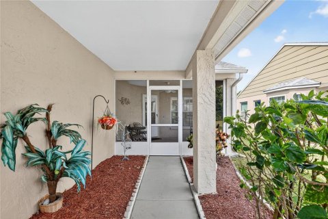 Condo in New Port Richey, Florida, 2 bedrooms  № 1903478 - photo 4