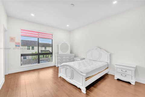 Casa en alquiler en Doral, Florida, 4 dormitorios, 351.26 m2 № 2011171 - foto 18