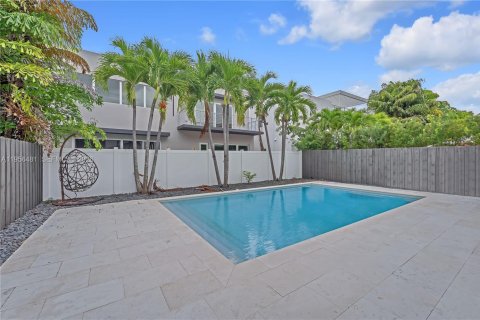 Casa en alquiler en Doral, Florida, 4 dormitorios, 351.26 m2 № 2011171 - foto 23