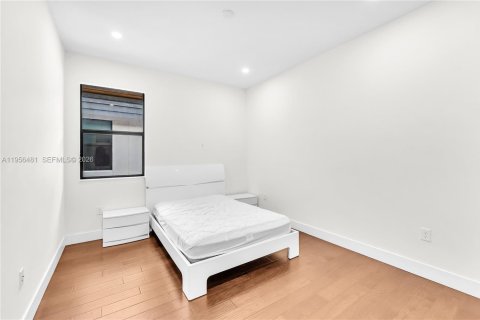 Casa en alquiler en Doral, Florida, 4 dormitorios, 351.26 m2 № 2011171 - foto 16