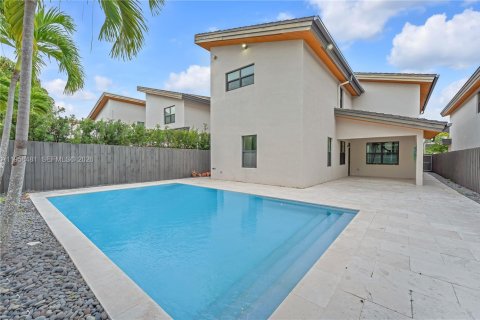 Casa en alquiler en Doral, Florida, 4 dormitorios, 351.26 m2 № 2011171 - foto 24