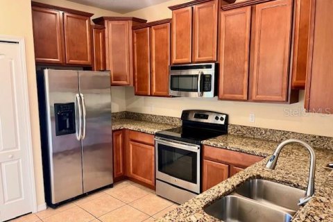 Adosado en alquiler en Brandon, Florida, 3 dormitorios, 155.15 m2 № 1629447 - foto 6