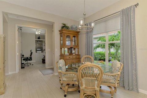 House in North Port, Florida 2 bedrooms, 134.52 sq.m. № 1855956 - photo 9