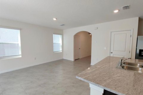 House in Wesley Chapel, Florida 5 bedrooms, 227.33 sq.m. № 1912499 - photo 8