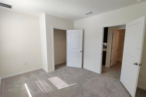 House in Wesley Chapel, Florida 5 bedrooms, 227.33 sq.m. № 1912499 - photo 11