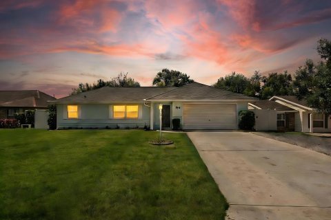 Villa ou maison à Deltona, Floride 3 chambres, 171.96 m2 № 2092122