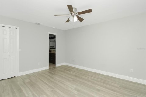 House in Deltona, Florida 3 bedrooms, 192.4 sq.m. № 2092122 - photo 17