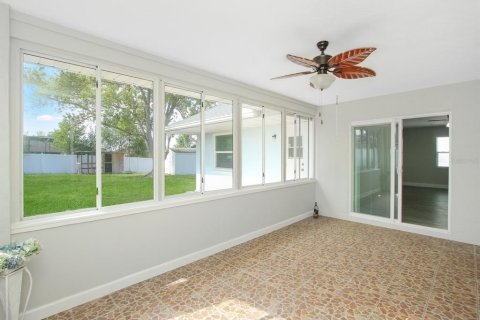 House in Deltona, Florida 3 bedrooms, 192.4 sq.m. № 2092122 - photo 27