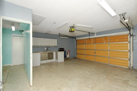 House in Deltona, Florida 3 bedrooms, 192.4 sq.m. № 2092122 - photo 24