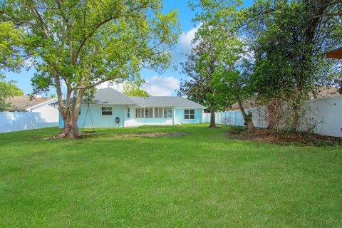 House in Deltona, Florida 3 bedrooms, 192.4 sq.m. № 2092122 - photo 30