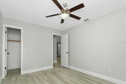 House in Deltona, Florida 3 bedrooms, 192.4 sq.m. № 2092122 - photo 21