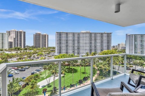 Condominio en venta en Fort Lauderdale, Florida, 2 dormitorios, 104.05 m2 № 2273917 - foto 2