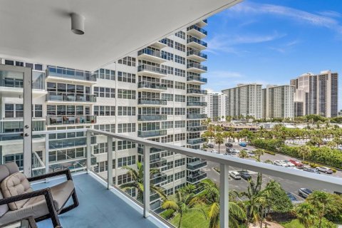 Condominio en venta en Fort Lauderdale, Florida, 2 dormitorios, 104.05 m2 № 2273917 - foto 11