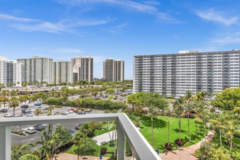 Condominio en venta en Fort Lauderdale, Florida, 2 dormitorios, 104.05 m2 № 2273917 - foto 9