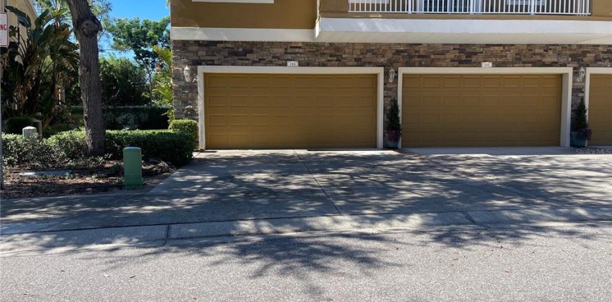 Condo à Tampa, Floride, 3 chambres  № 2410119