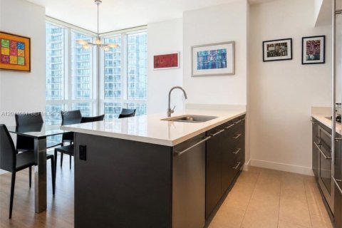 Condo in Miami, Florida, 2 bedrooms  № 2168071 - photo 3