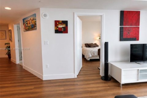 Condo in Miami, Florida, 2 bedrooms  № 2168071 - photo 6