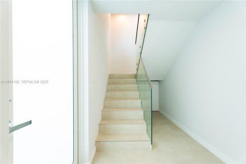 Casa en venta en Key Largo, Florida, 4 dormitorios № 2058866 - foto 16