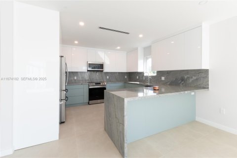 Casa en venta en Key Largo, Florida, 4 dormitorios № 2058866 - foto 14