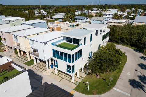Casa en venta en Key Largo, Florida, 4 dormitorios № 2058866 - foto 2