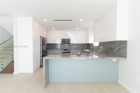 Casa en venta en Key Largo, Florida, 4 dormitorios № 2058866 - foto 13