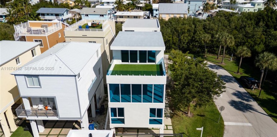 Casa en Key Largo, Florida 4 dormitorios № 2058866