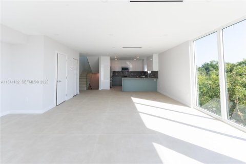 Casa en venta en Key Largo, Florida, 4 dormitorios № 2058866 - foto 12