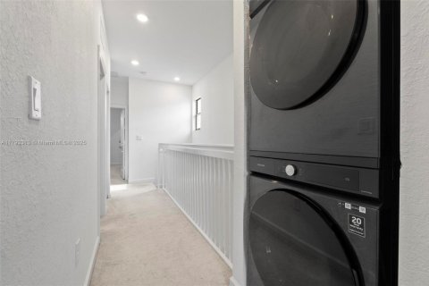 Townhouse in Homestead, Florida 3 bedrooms, 143.53 sq.m. № 1863732 - photo 23