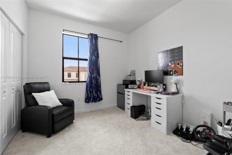 Townhouse in Homestead, Florida 3 bedrooms, 143.53 sq.m. № 1863732 - photo 30