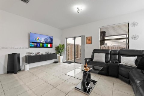 Townhouse in Homestead, Florida 3 bedrooms, 143.53 sq.m. № 1863732 - photo 18