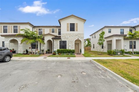Townhouse in Homestead, Florida 3 bedrooms, 143.53 sq.m. № 1863732 - photo 1