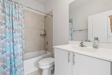 Townhouse in Homestead, Florida 3 bedrooms, 143.53 sq.m. № 1863732 - photo 29
