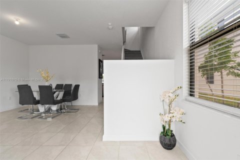 Townhouse in Homestead, Florida 3 bedrooms, 143.53 sq.m. № 1863732 - photo 5