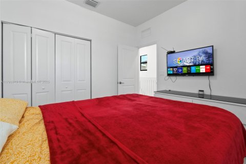 Townhouse in Homestead, Florida 3 bedrooms, 143.53 sq.m. № 1863732 - photo 28