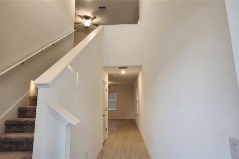 Villa ou maison à louer à Zephyrhills, Floride: 4 chambres, 173.73 m2 № 2092360 - photo 5