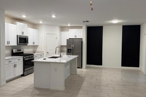 Villa ou maison à louer à Zephyrhills, Floride: 4 chambres, 173.73 m2 № 2092360 - photo 10