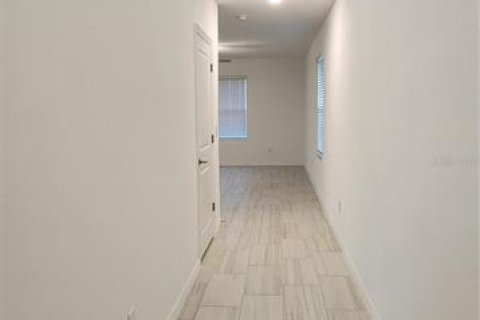 Villa ou maison à louer à Zephyrhills, Floride: 4 chambres, 173.73 m2 № 2092360 - photo 6
