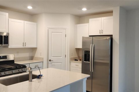 Villa ou maison à louer à Zephyrhills, Floride: 4 chambres, 173.73 m2 № 2092360 - photo 8