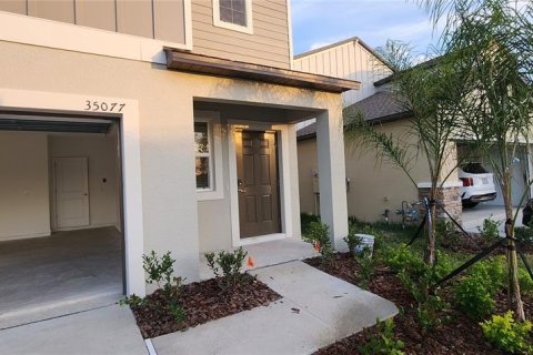 Villa ou maison à louer à Zephyrhills, Floride: 4 chambres, 173.73 m2 № 2092360 - photo 2