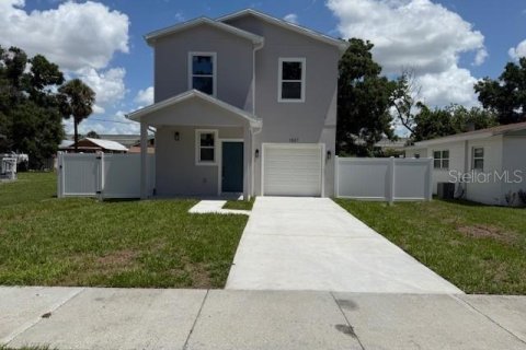 Casa en alquiler en Tampa, Florida, 3 dormitorios, 146.79 m2 № 1833316 - foto 1