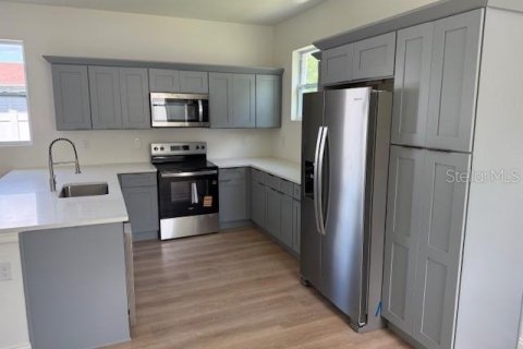 Casa en alquiler en Tampa, Florida, 3 dormitorios, 146.79 m2 № 1833316 - foto 3