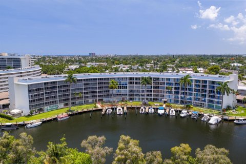 Condo in Deerfield Beach, Florida, 3 bedrooms  № 2245868 - photo 2