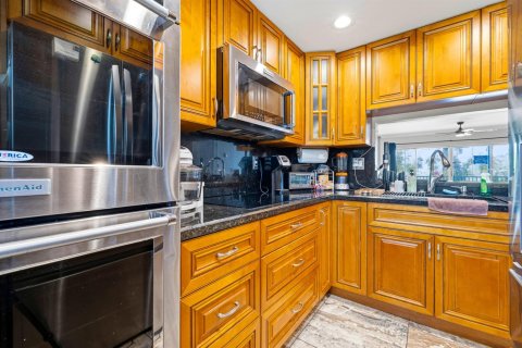 Condo in Deerfield Beach, Florida, 3 bedrooms  № 2245868 - photo 9