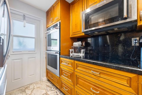 Condo in Deerfield Beach, Florida, 3 bedrooms  № 2245868 - photo 10