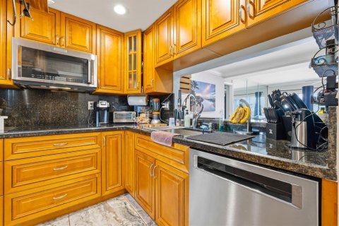 Condo in Deerfield Beach, Florida, 3 bedrooms  № 2245868 - photo 11