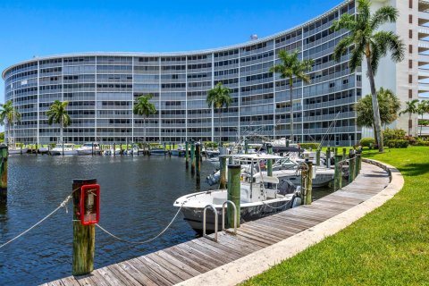 Condo in Deerfield Beach, Florida, 3 bedrooms  № 2245868 - photo 25