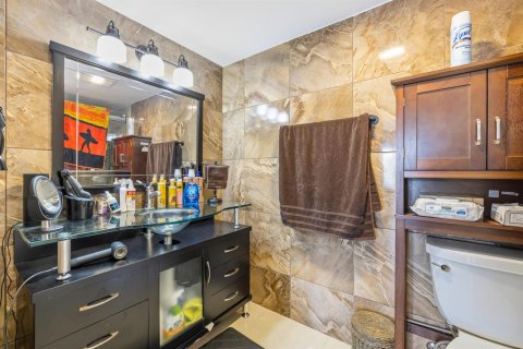 Condo in Deerfield Beach, Florida, 3 bedrooms  № 2245868 - photo 17