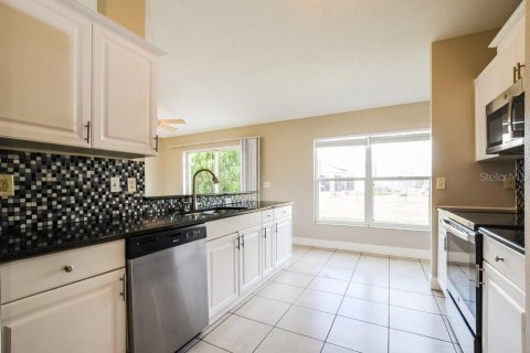Villa ou maison à louer à Kissimmee, Floride: 3 chambres, 125.98 m2 № 2092050 - photo 8