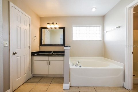 Villa ou maison à louer à Kissimmee, Floride: 3 chambres, 125.98 m2 № 2092050 - photo 12