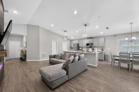 Villa ou maison à vendre à Auburndale, Floride: 4 chambres, 159.33 m2 № 2416599 - photo 4